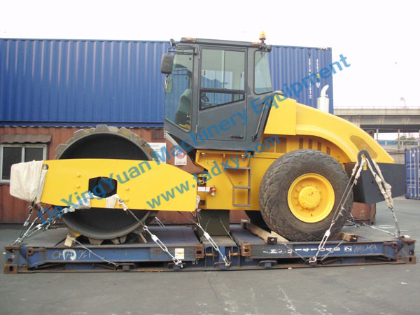 c鿴ԔϢ}Road roller xΔ1061
