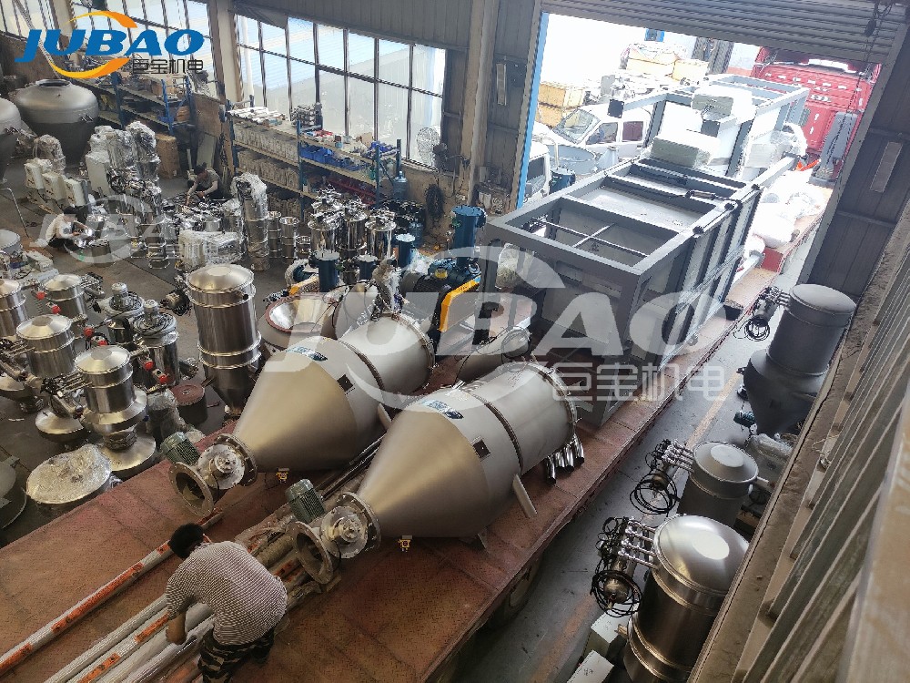兩臺噸包投料站、兩臺真空上料機(jī)、螺旋上料機(jī)等發(fā)貨了